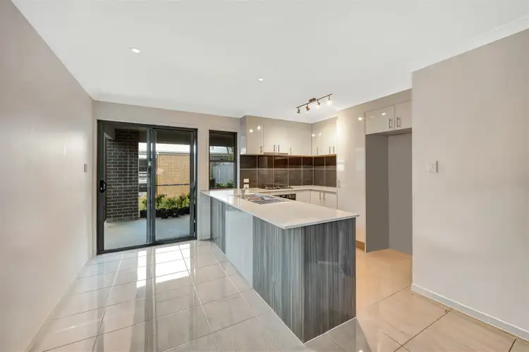6 Wedgetail Road