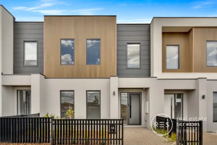 13 Sunflower Walk, Bonnie Brook VIC 3335