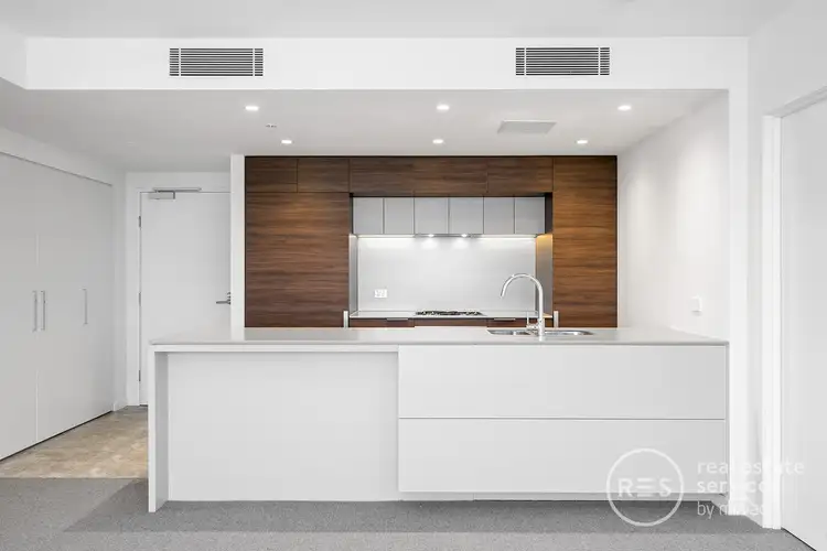 502/103 South Wharf Drive