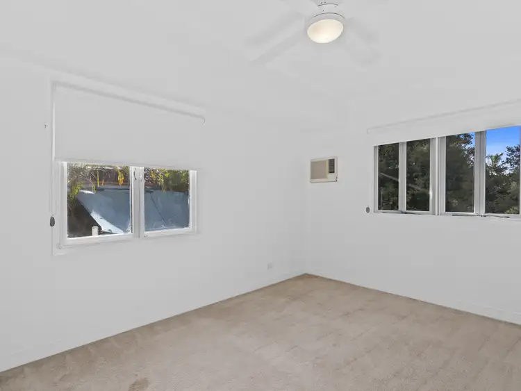 14 Milanion Crescent