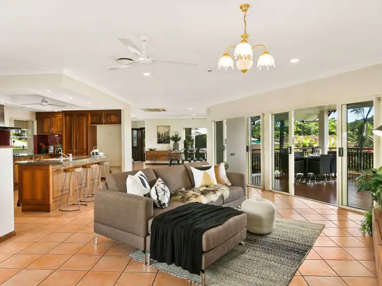 16 Tanganelli Close, Kanimbla QLD 4870