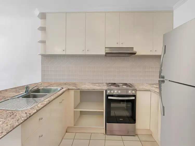 Fourth view of Homely unit listing, 3/426 McCOOMBE STREET, Mooroobool QLD 4870