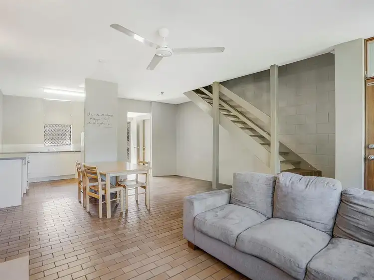1 Pioneer Street, Manoora QLD 4870