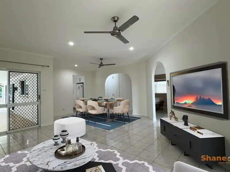 8 Lomatia Close, Redlynch QLD 4870
