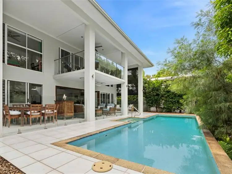 61 Ocean Drive, Palm Cove QLD 4879