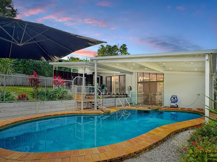 7 Brett Street, Mooroobool QLD 4870