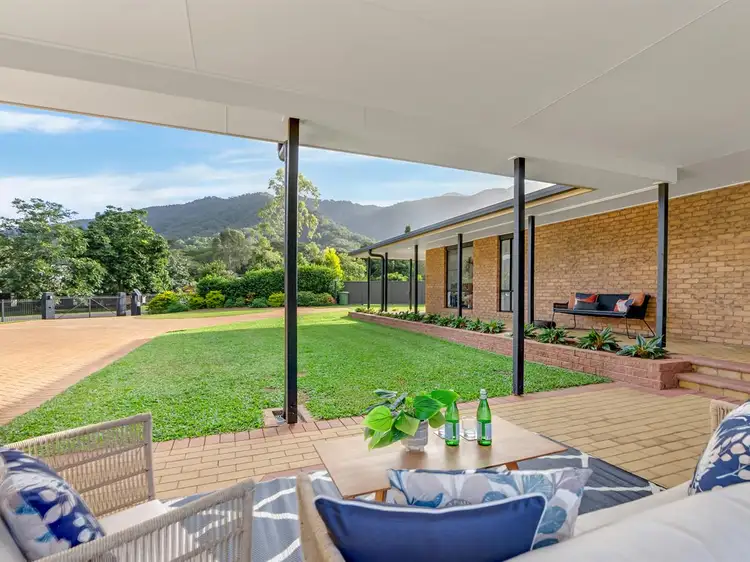 10-12 Crystal Close, Redlynch QLD 4870