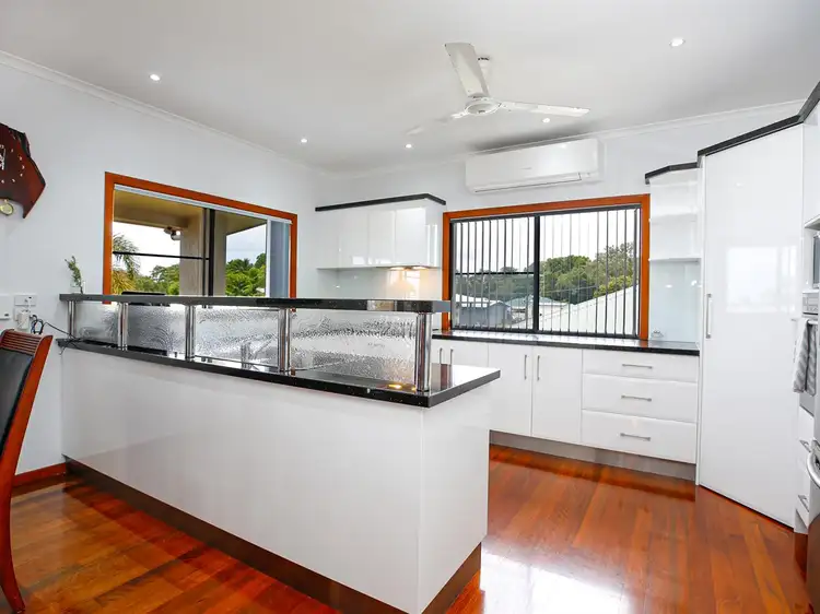 10 Ranleagh Street, Kurrimine Beach QLD 4871