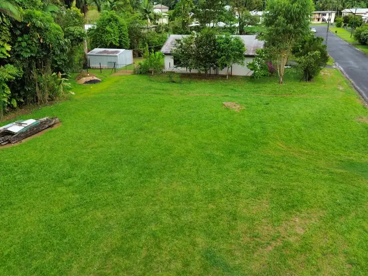8 Millwood Street, Tully QLD 4854