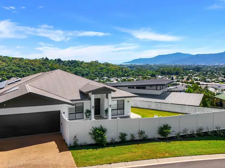 10 Trumpeter Street, Kanimbla QLD 4870