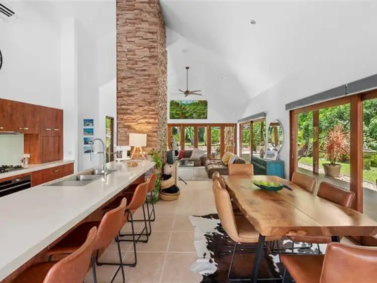 39 Veivers Road, Palm Cove QLD 4879