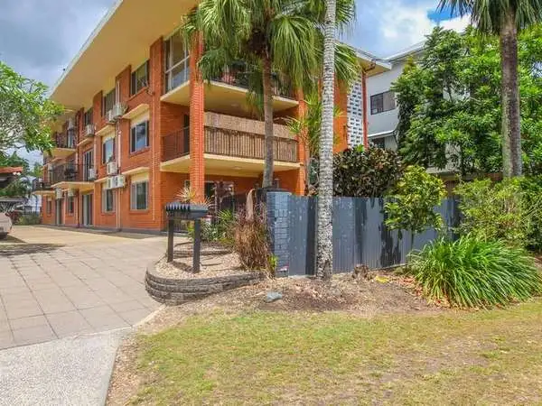 4/347 Lake Street, Cairns North QLD 4870