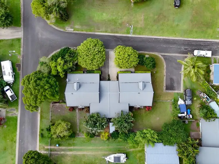 Fifth view of Homely semi-detached listing, 1 and 2/7 Dalgleish Street, Kurrimine Beach QLD 4871