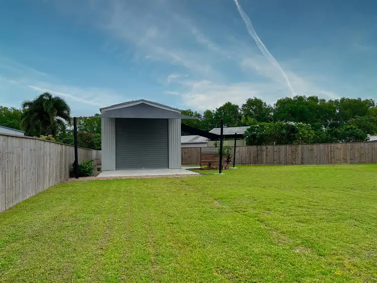 21 Casuarina Street, Tully Heads QLD 4854
