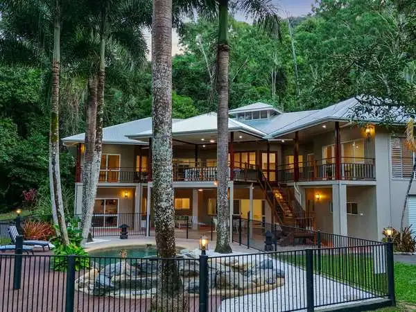 6-8 Beltana Close, Redlynch QLD 4870