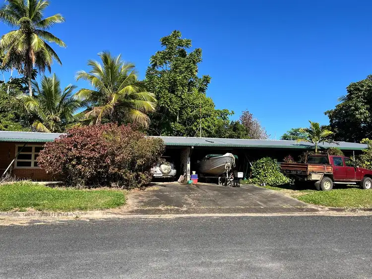 1&2/3 Euramo Road, Euramo QLD 4854