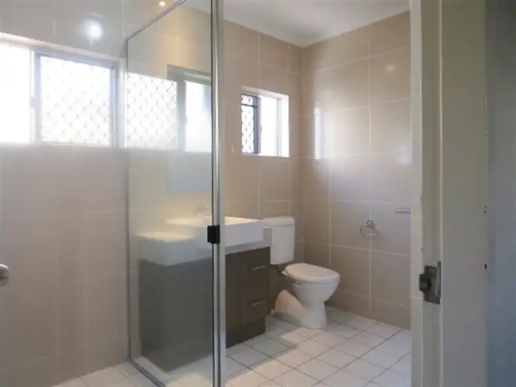 Fifth view of Homely unit listing, 2/12-14 Winkworth, Bungalow QLD 4870