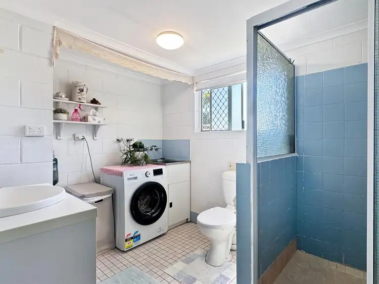 Fifth view of Homely apartment listing, 2/40-42 Old Smithfield Road, Freshwater QLD 4870