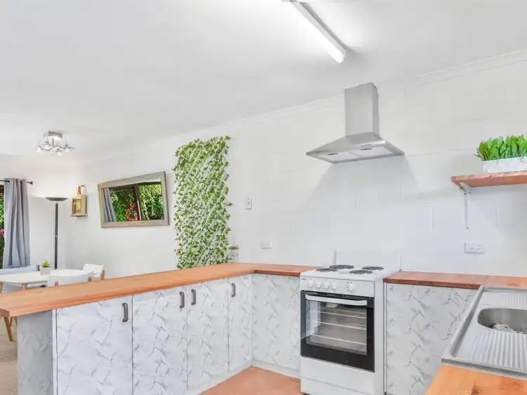 15/64 Pease Street, Manoora QLD 4870