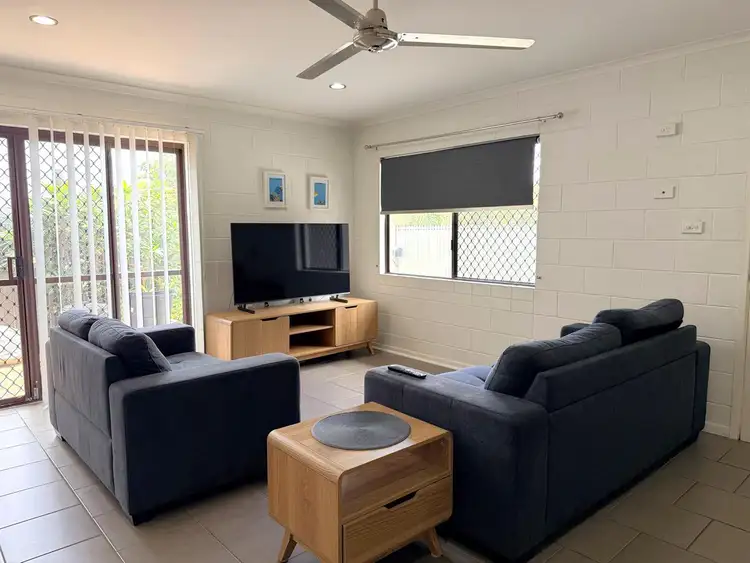 2/260 Buchan Street, Westcourt QLD 4870