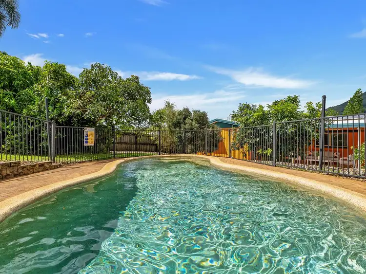 6 Barellan Close