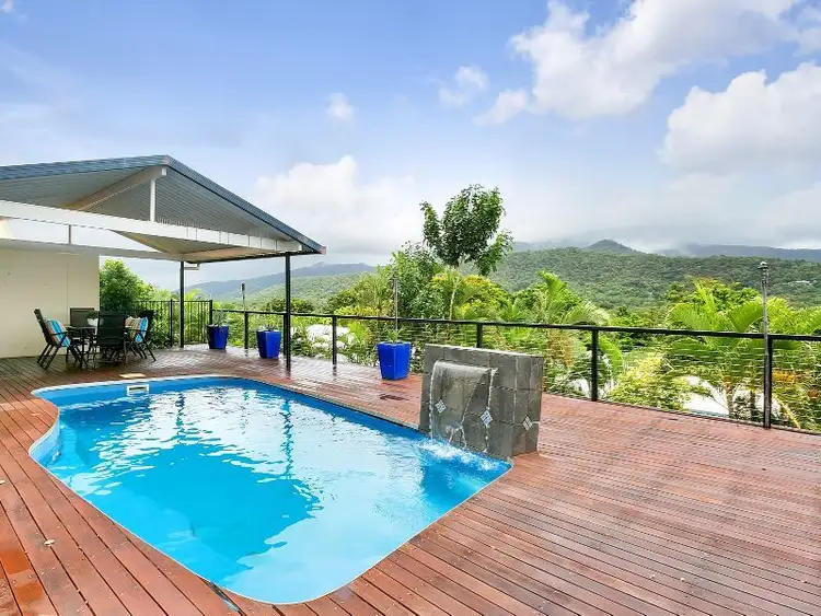 13 Lookout Tce, Trinity Beach QLD 4879