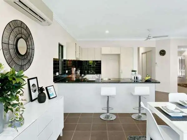 3 Ellestree Close, Redlynch QLD 4870