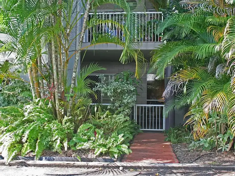 2/40-42 Old Smithfield Rd, Freshwater QLD 4870