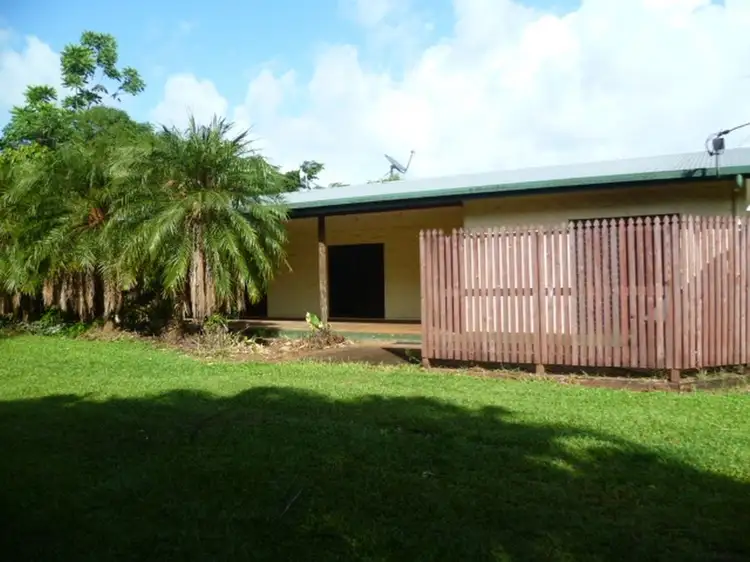 424 Palmerston Highway, Stoters Hill QLD 4860