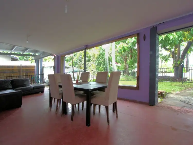25 Prior Street, Machans Beach QLD 4878
