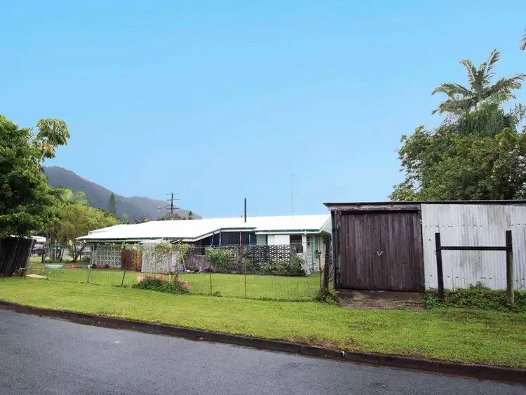 144 Swallow Street, Mooroobool QLD 4870