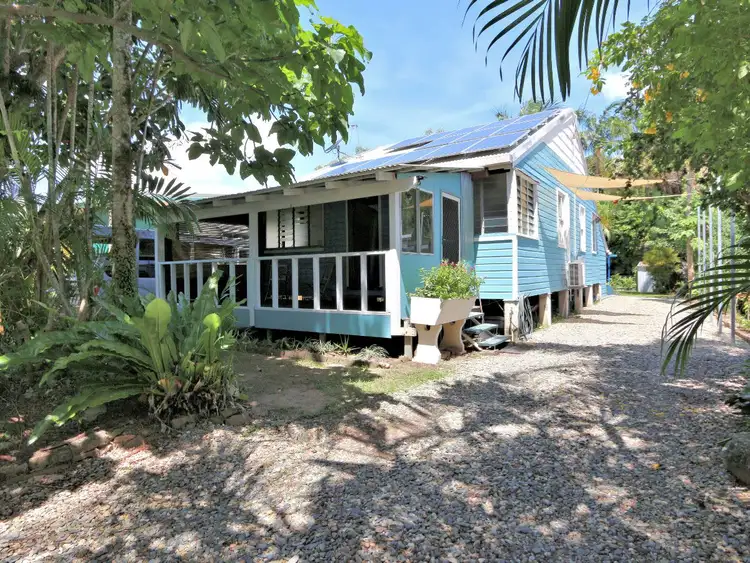 39 Saw Street, Machans Beach QLD 4878