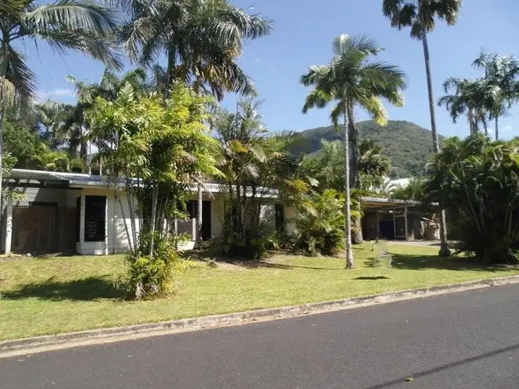 33 Thais Street, Palm Cove QLD 4879