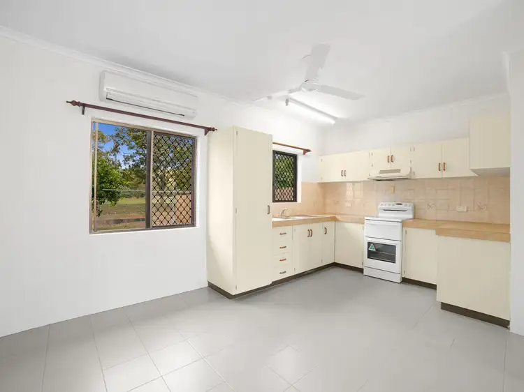 Fifth view of Homely semi-detached listing, 21-23 Brooks Street, Whitfield QLD 4870