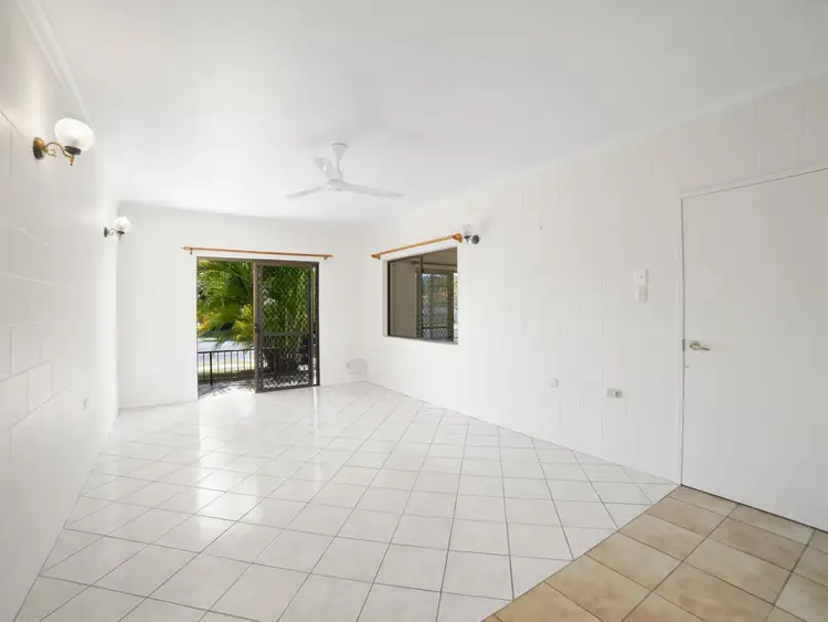 Sixth view of Homely semi-detached listing, 21-23 Brooks Street, Whitfield QLD 4870
