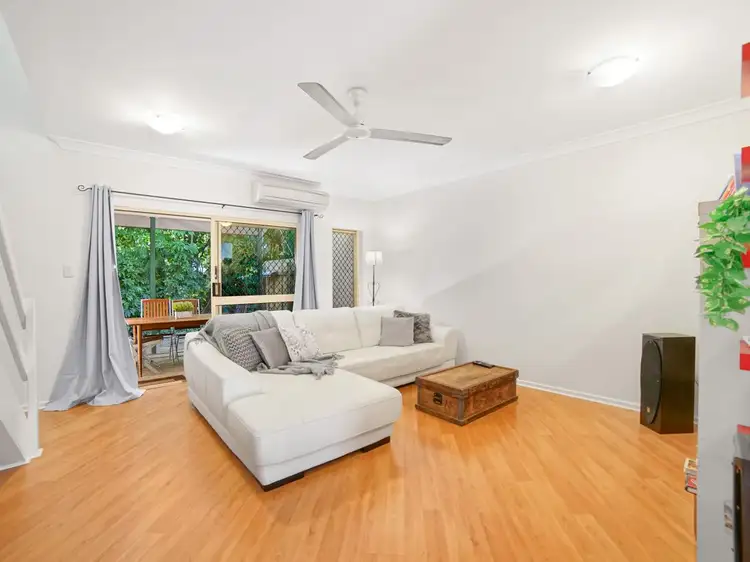 2/82-84 Old Smithfield Road, Freshwater QLD 4870