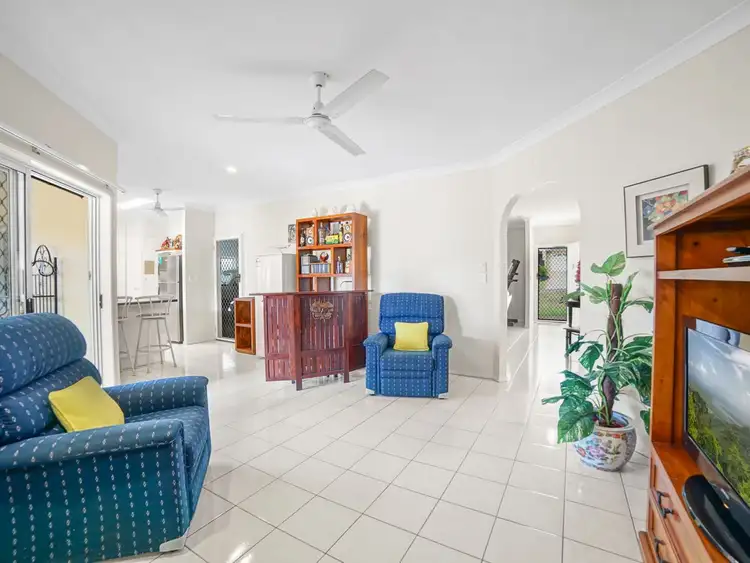 Fifth view of Homely house listing, 4 Grimes Cl, Kanimbla QLD 4870