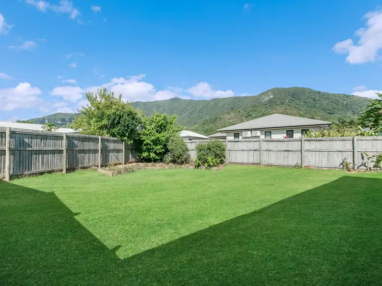 5 Hunter Cl, Redlynch QLD 4870