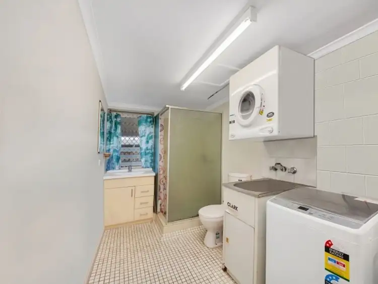 Sixth view of Homely unit listing, 2/5 Maytown Close, Manoora QLD 4870
