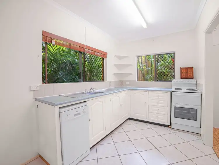 Fifth view of Homely villa listing, 3/6-10 Holmes Street, Stratford QLD 4870