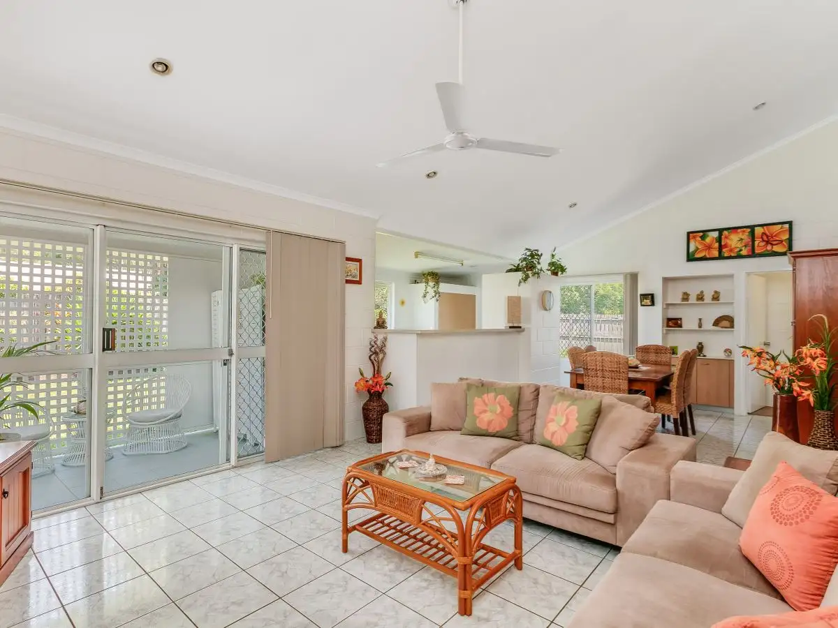Main view of Homely villa listing, 3/3-4 Seary Close, Whitfield QLD 4870