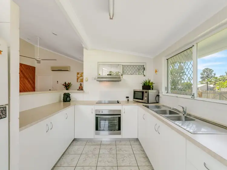 Fourth view of Homely villa listing, 3/3-4 Seary Close, Whitfield QLD 4870