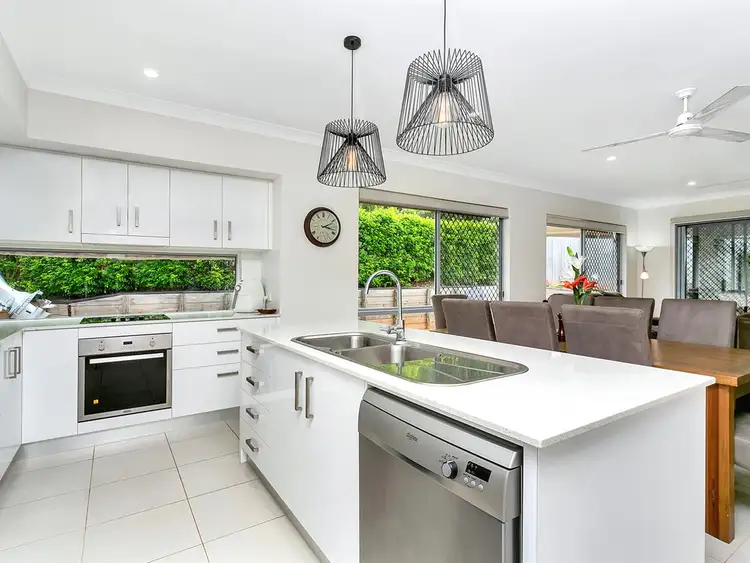 14 Delaney Close, Kanimbla QLD 4870