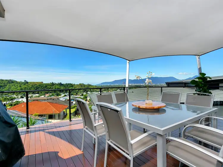 10 Trumpeter Street, Kanimbla QLD 4870