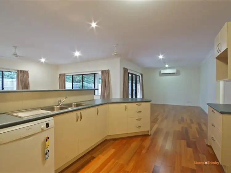 32 Tyrconnell Crescent, Redlynch QLD 4870