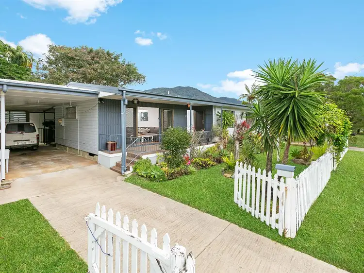 15 Smallwood Street, Mooroobool QLD 4870