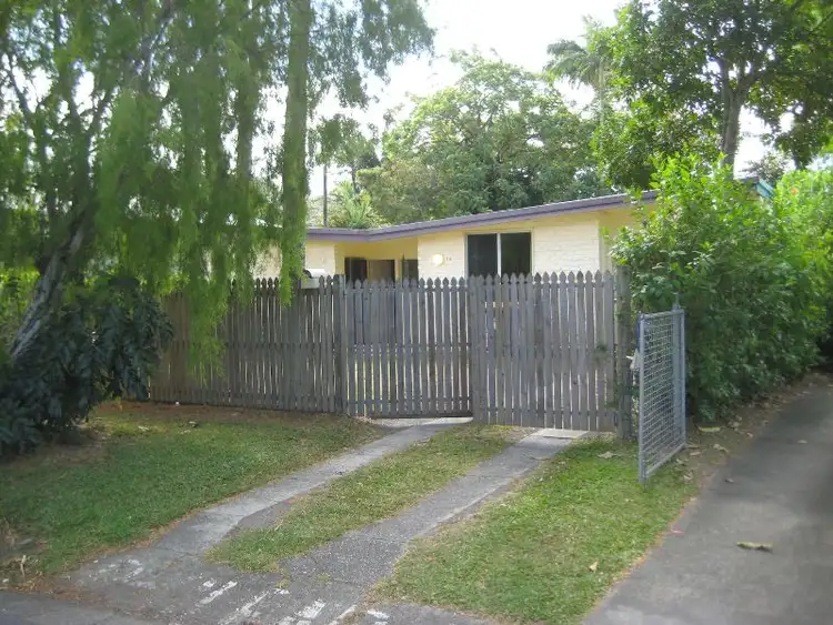34 Rutherford Street, Cairns North QLD 4870