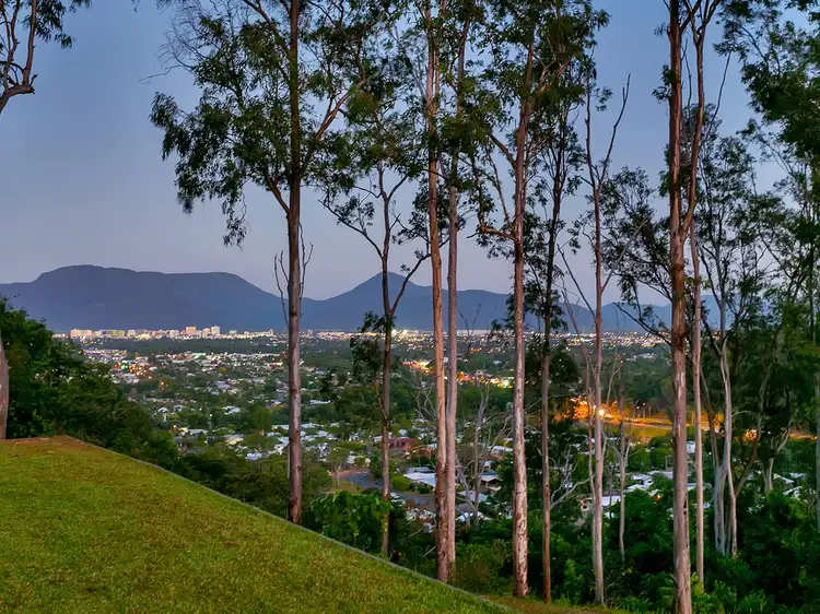 42 East Parkridge Drive, Brinsmead QLD 4870