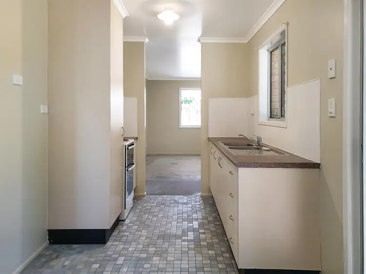 Fifth view of Homely house listing, 7 Bucas Court, Mooroobool QLD 4870