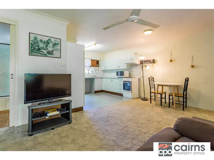 2/4 Hector Close, Westcourt QLD 4870